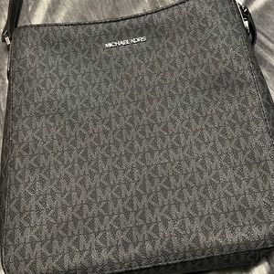 Michael Kors Jet Set Travel Large Messenger
Crossbody Bag black Leather-